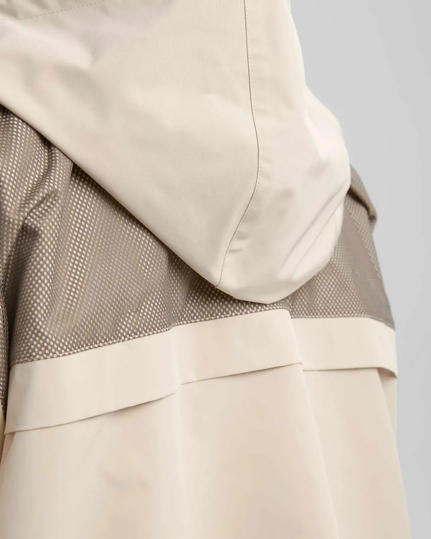 Detachable-Sleeved Windbreaker Set
