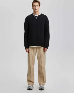 Pleated Straight Pants