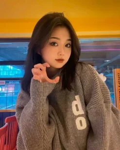 Simple Round Neck Jumper